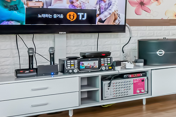 노래방 노래방을 이용하실 수 있습니다.(준토스 객실)